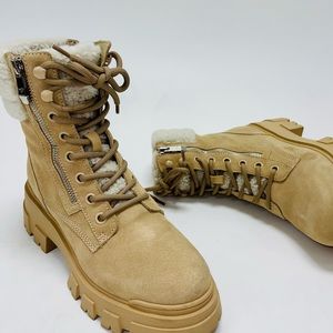 Marc Fisher lace up ankle boots size 7.5